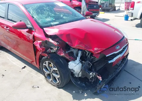 2021 Kia Forte Lxs z USA, uszkodzony, nr VIN 3KPF24AD1ME269411